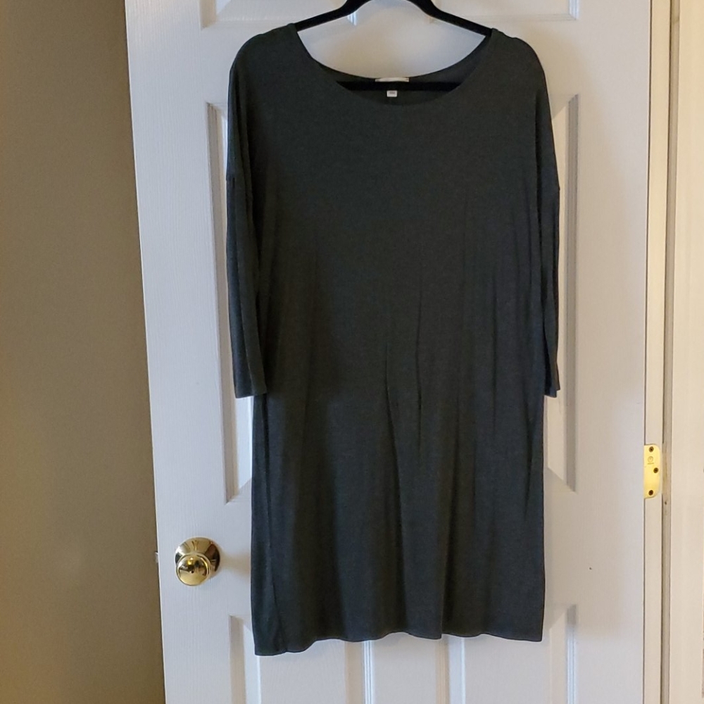 Zenana Outfitters Grey 3/4 sleeve long top